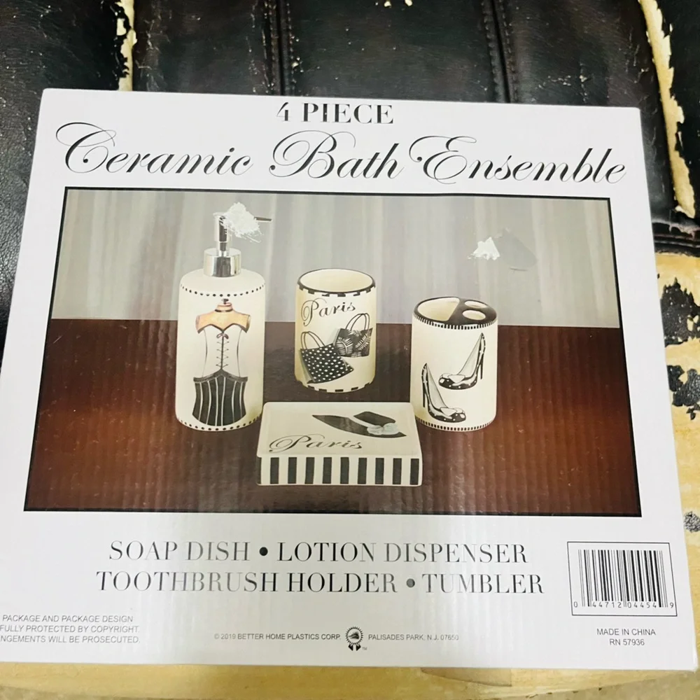 Bathroom set - Picture 1 of 3
